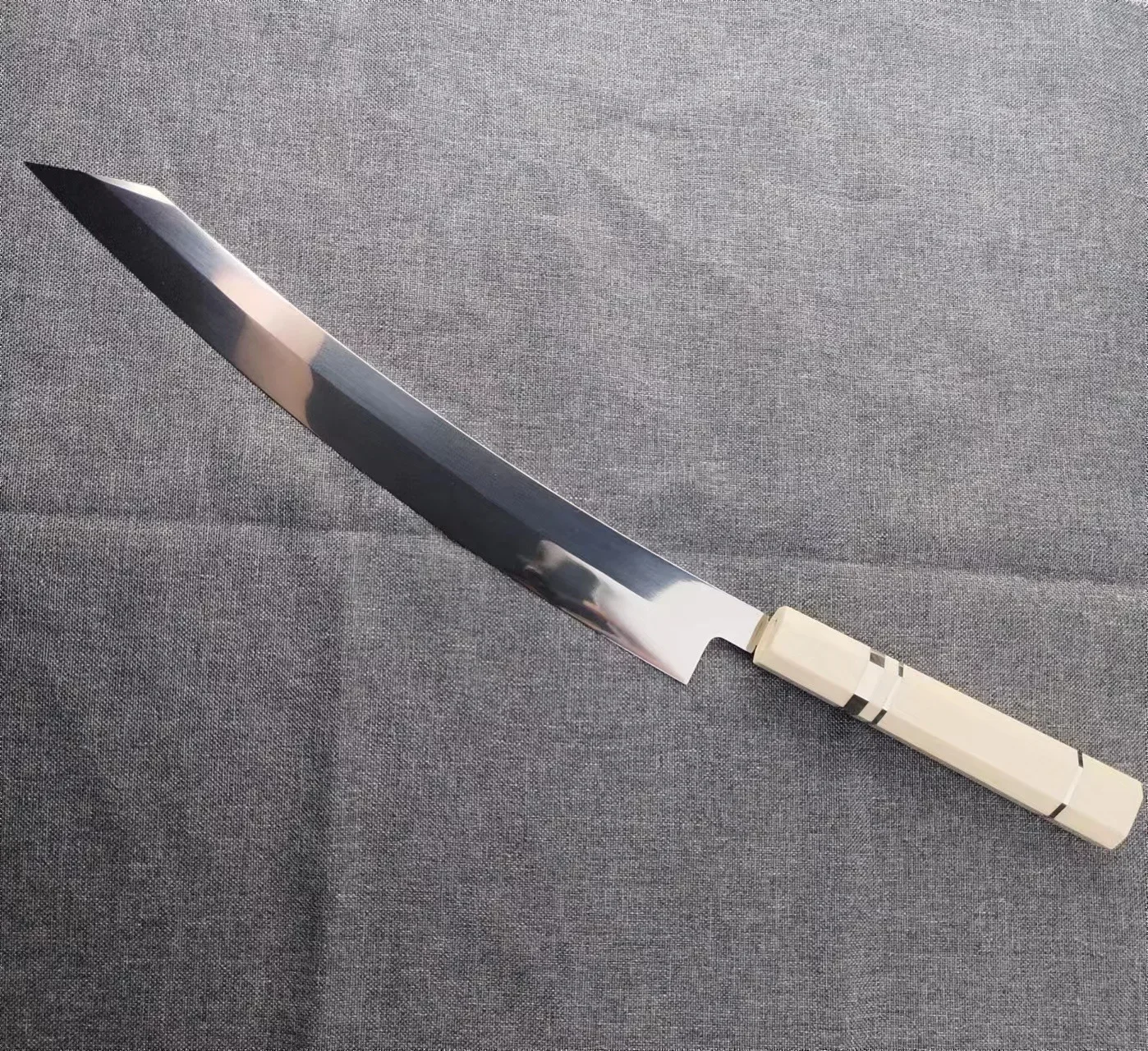 

Premium Quality Japanese Sushi Knife with Sharp Damascus Blade, Perfect for Slicing Raw Fish Preparing Sushi Rolls Bestseller