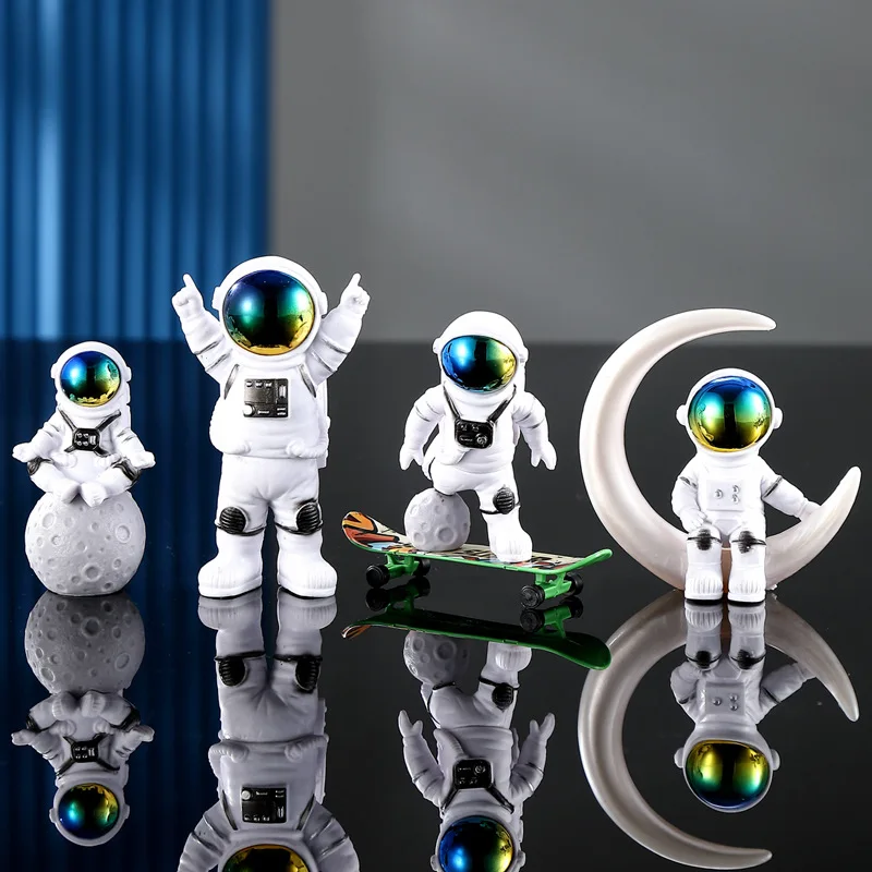 

Astronaut Figure Statue Figurine Spaceman Sculpture Educational Toy Desktop Home Decoration Astronaut Model for Kids Gift