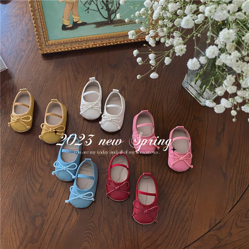 Description Picture 2 of item5116B Baby Shoes Spring and Autumn Korean Baby Girl Soft Toe Shoes Indoor Anti-slip and Anti-drop Shoes