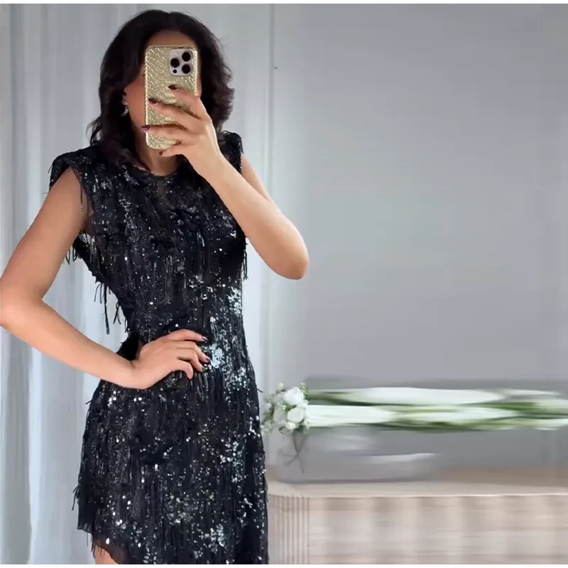 Ärmelloses Damen-Abendkleid mit Pailletten und Quasten, asymmetrischer Saum, transparente Kleider 2026, weibliche Nachtausflüge, formelle Anlässe – Detail 17