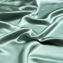 Premium Quality Natural Silk Pillowcase - Luxurious Soft Solid Color Envelope Design for Ultimate Comfort (Green)