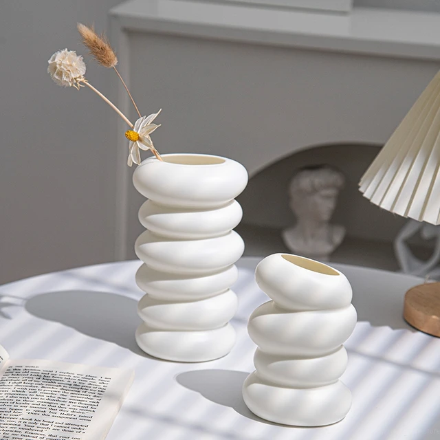 Nordic White Plastic Vase Creative Spiral Flower Vases Pamas Grass Pot Aesthetics Flower Arrangement Container Home Table Decor