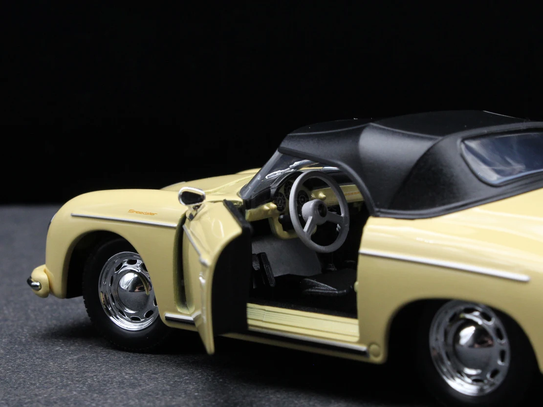 Porsche 356A Speedster 1:24 Ölçekli Model Araba