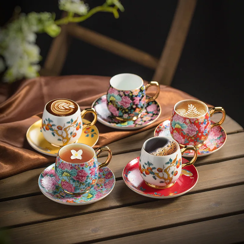 

Креативная фарфоровая кофейная кружка с эмалированным покрытием, идеально подходит как для горячих, так и холодных напитков, цветочный дизайн