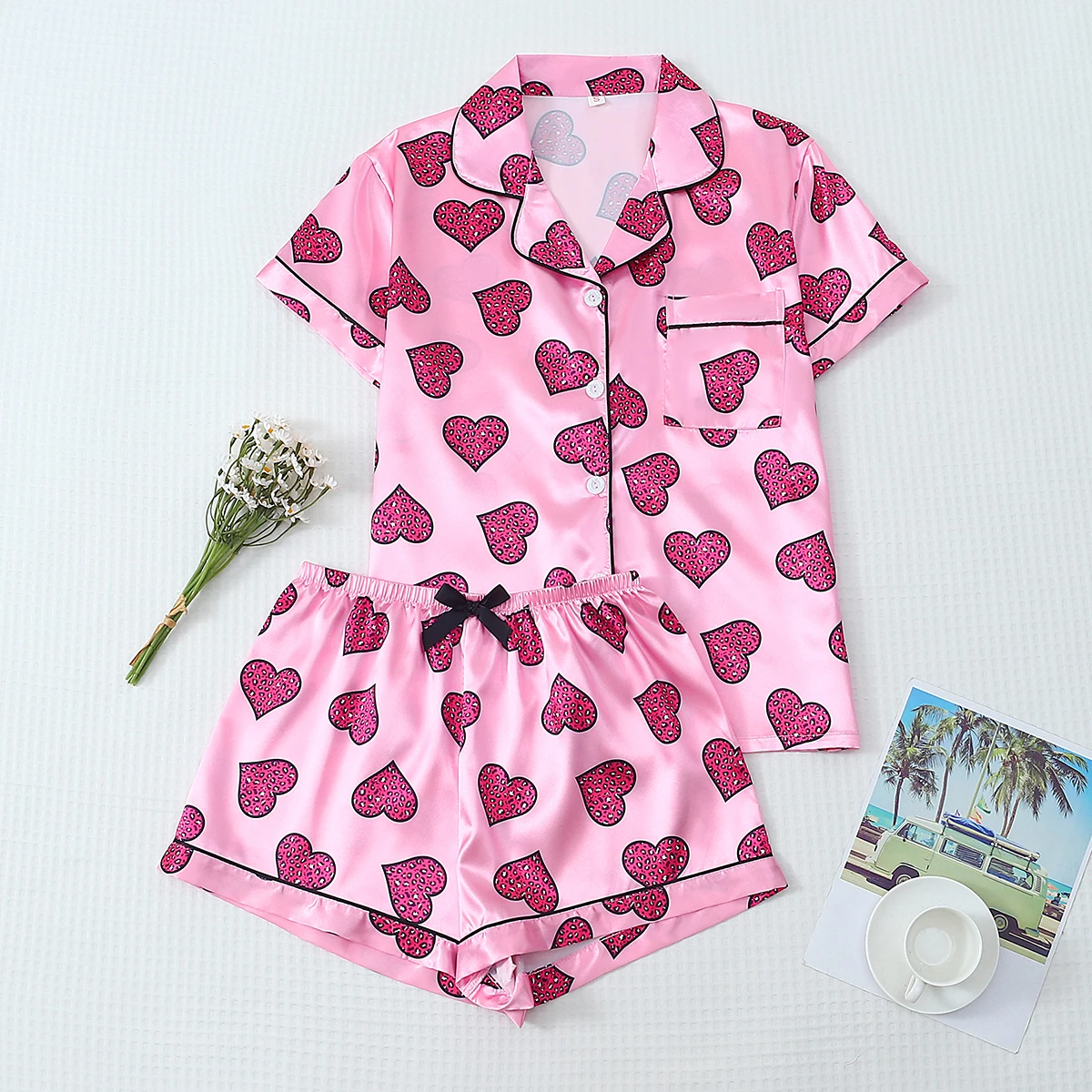 [Dia dos namorados] Pijama de cetim de 2 peças com estampa de coração, shorts de manga curta, pijama feminino, conjunto de loungewear adequado para uso doméstico 7
