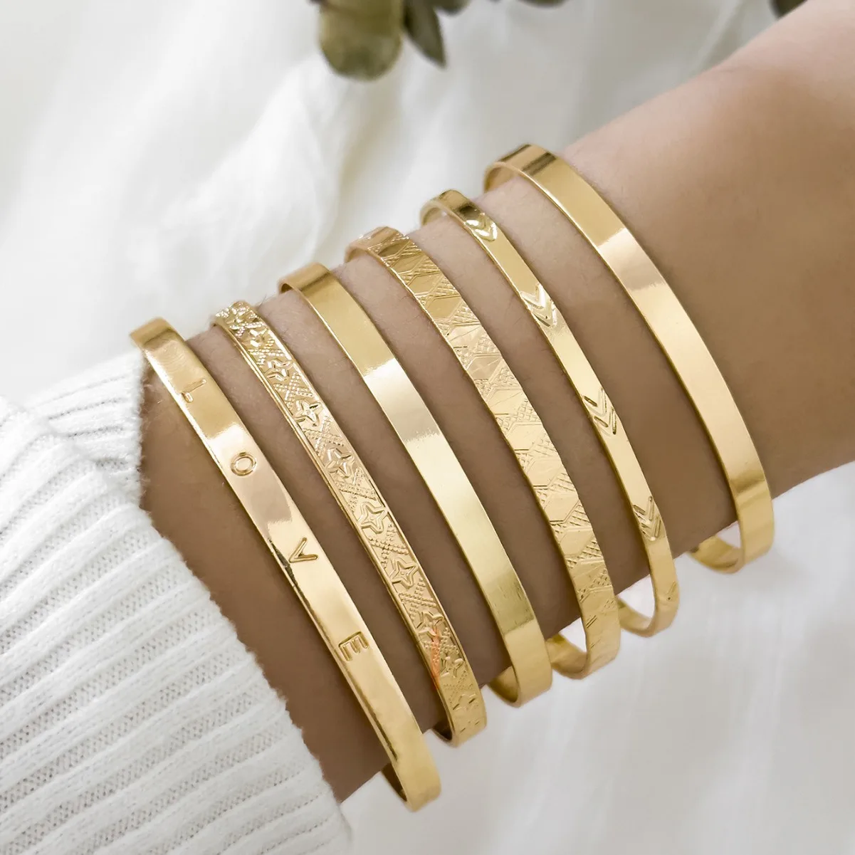 

6-piece Minimalist Classic Style Women's Bracelet Bracelet Set with Letters LOVE Glossy Bracelet Holiday Gift