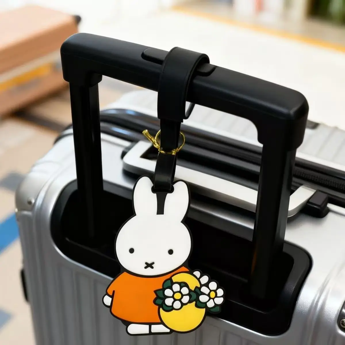 Neuer Miffy Gepäckanhänger: Hochwertiger Cartoon-Puppen-Anhänger, Kreativ und Niedlich, für Herren und Damen, Kofferanhänger, Anti-Verlust-Anhänger für Boarding und Check-in – Detail 7