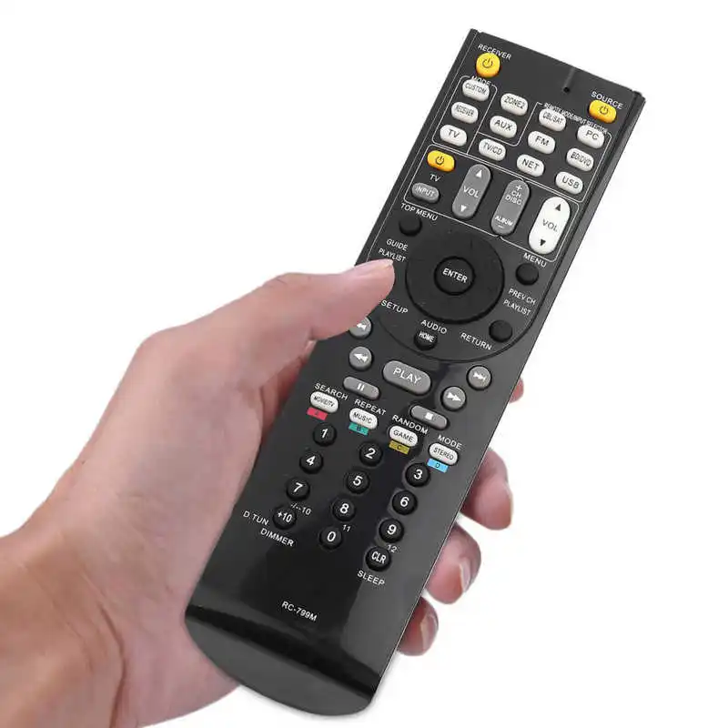 Télécommande RC-799M connectée à un récepteur FPV, portée de 10 mètres indiquée.