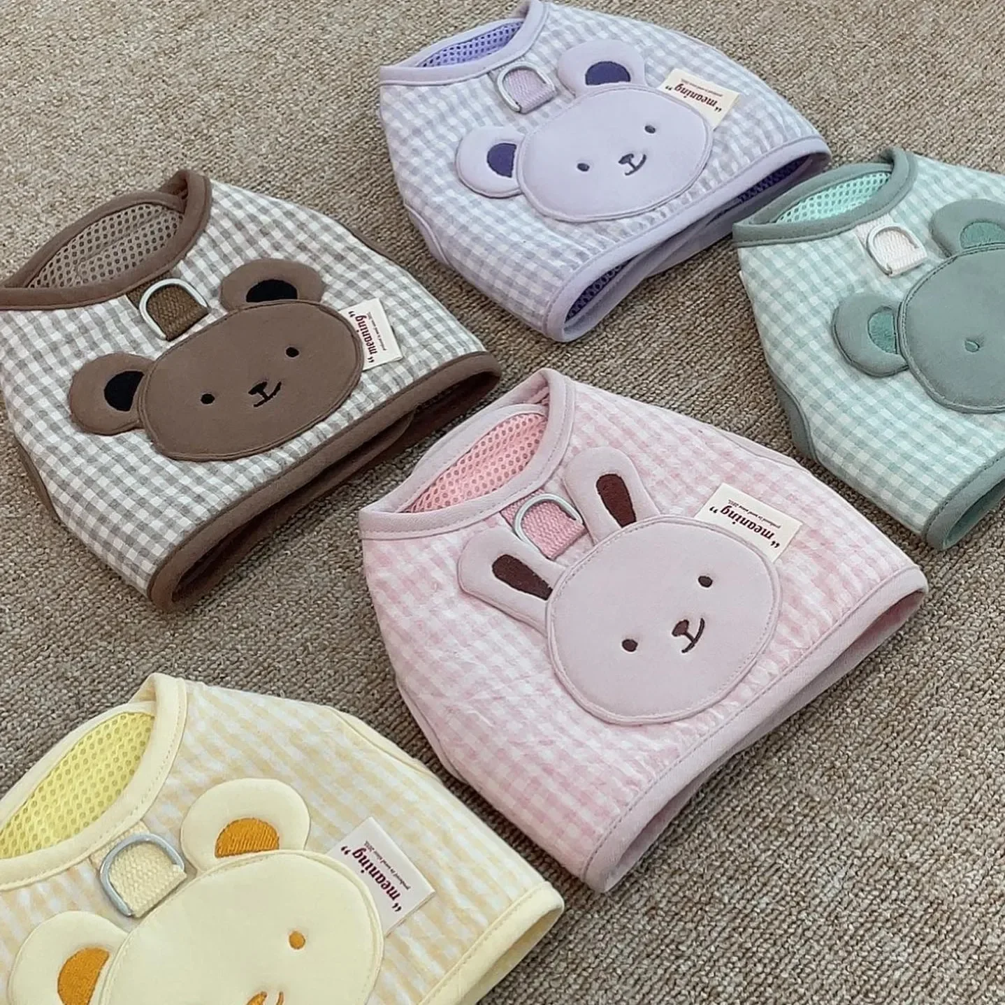 Ins Pet Five Color Checker Cute Bear Series Chest Back Pet Small Dog Go Out Traction Parasole Hat Cute Chest Back Set Puppy