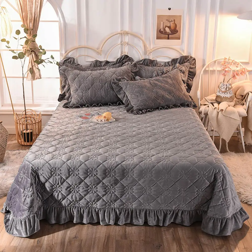Soft velvet thicken winter bed cover Ruffle bed Plaid Linens Bedspread on the bed blanket quilt Bedspreads for double bed sheet 1