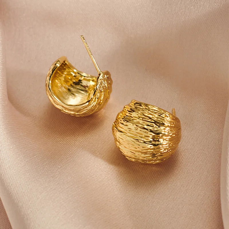

C-shaped Metal Earrings for Women Fashion Gold Color Plated Versatile Retro Earrings Personalized Jewelry