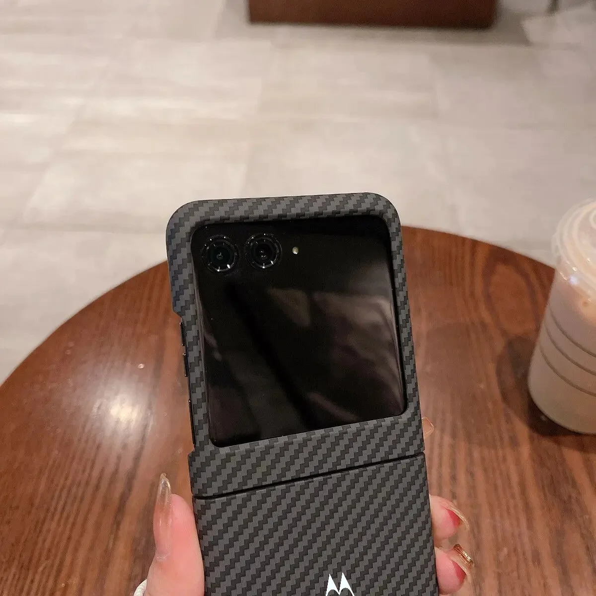 Elegant Carbon Fiber Pattern Slim Phone Case - Business Edition