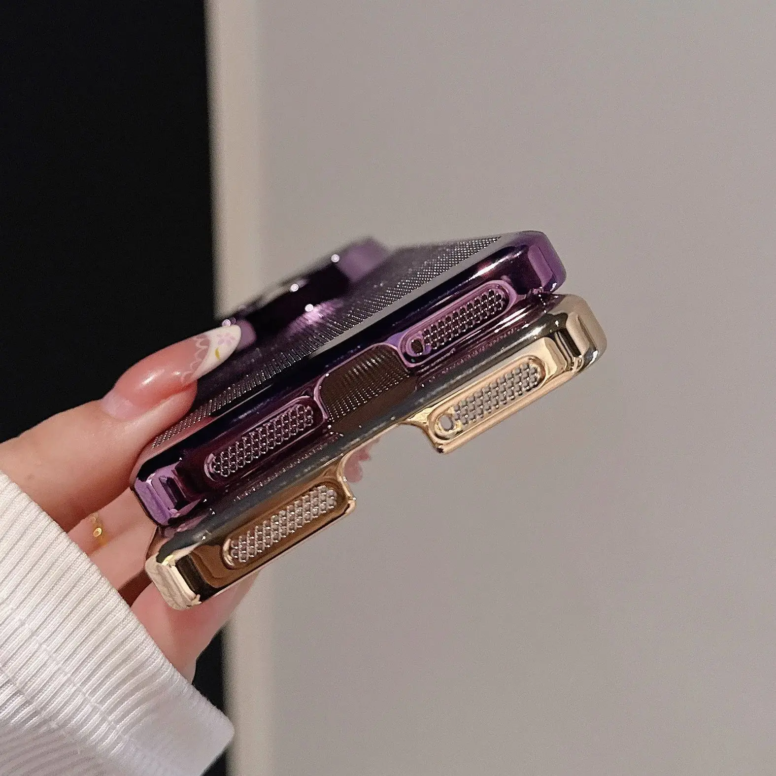 Enhanced Heat Dissipation Breathable Plating Hard Phone Case