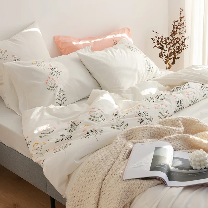 

Literary Folk Sufeng Small Fresh Japanese Wash Cotton Embroidery Four-Piece Set Solid Color Embroidered Sheets Quilt Bedding.