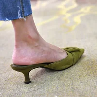 Mules d'été grande taille 42 pour femmes, chaussures de style basique, en daim, pantoufles à boucle de style français pour enfants, à bout pointu, collection 2022 4