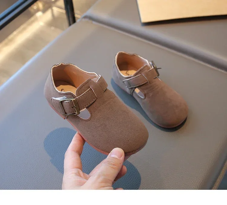 2026 Neue Modische Jungen Mädchen Mokassins mit Klettverschluss Rutschfeste Elegante Kinder-Flachschuhe Weiche Sohle Kinder-Lederschuhe Retro Süß – Detail 9