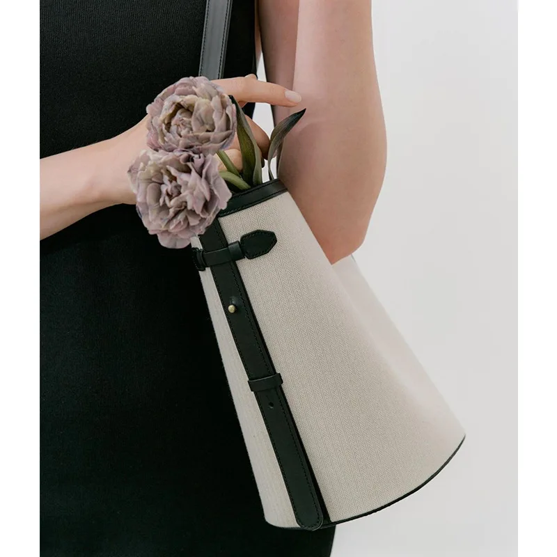 

Unique Bucket Waterproof Canvas Leather Hot Selling Single Shoulder Bag