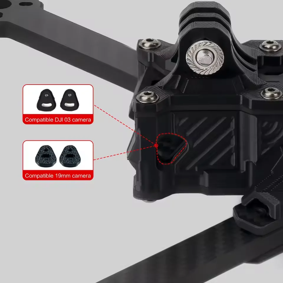 Détail des bras en carbone du Axisflying Manta X7 Cadre True X avec supports de moteur intégrés.