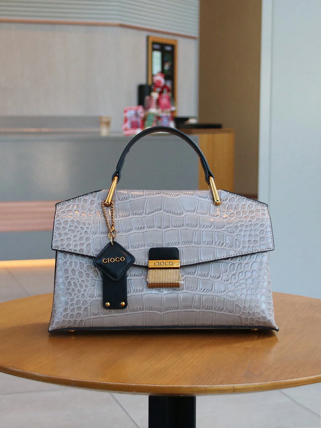 حقيبة يد جديدة ، بتصميم على شكل جلد ثعبان أزرق عتي...