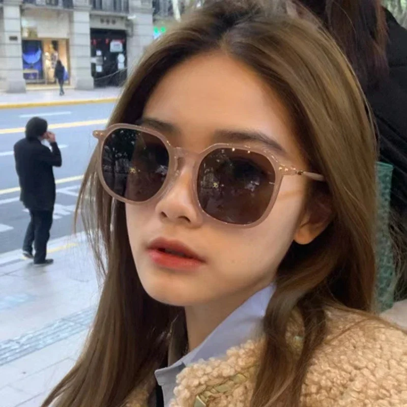 

Fashionable Brown Sunglasses With A High-end Feel New Style That Looks Small And UV Resistant Sunglasses For Both Men And Women