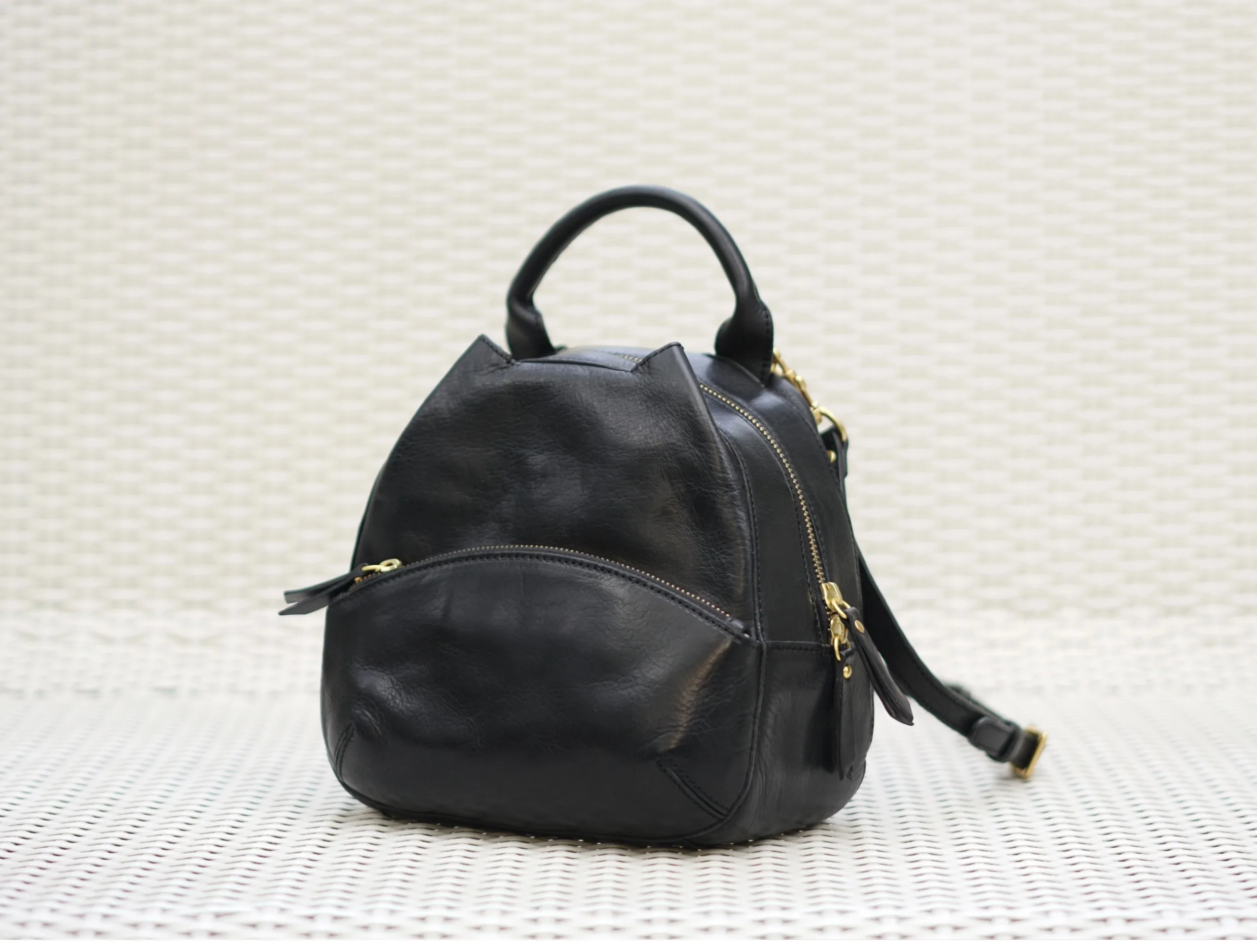 Modischer, luxuriöser, pflanzlich gegerbter Rindsleder-Damen-Rucksack, niedlicher kleiner Rucksack, Wochenende, Party, Reisen, handgefertigte Schultaschen aus echtem Leder – Detail 15