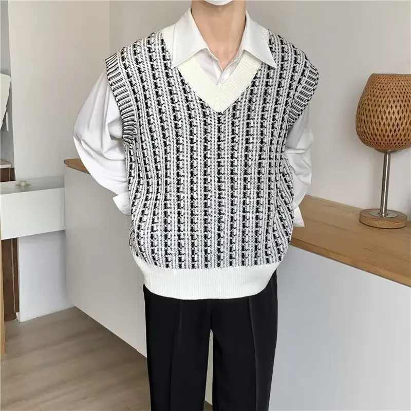 Spring Autumn V-Neck Striped Sweater Vest Men's Loose-Fit Niche Knitwear Korean Style Loose-Fit Sleeveless Trendy Top