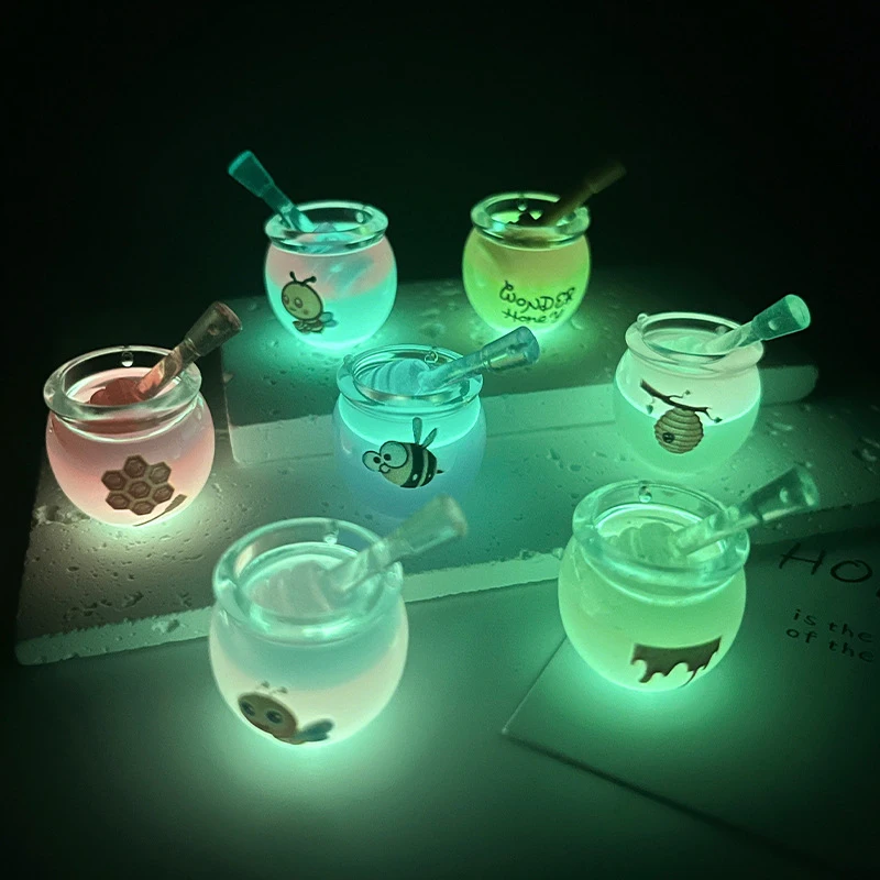 

2pcs/set Dollhouse Miniature Fluorescent Transparent Honey Jar Simulation Honey With Honey Stick Model DIY Play House Decor