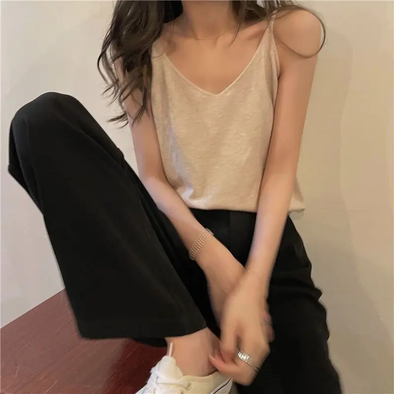 

Chic Small Suspender Design Sense Niche Outer Wear Vest Female Inner Spring and Summer New Black Sweet Hot Girl Bottom Top