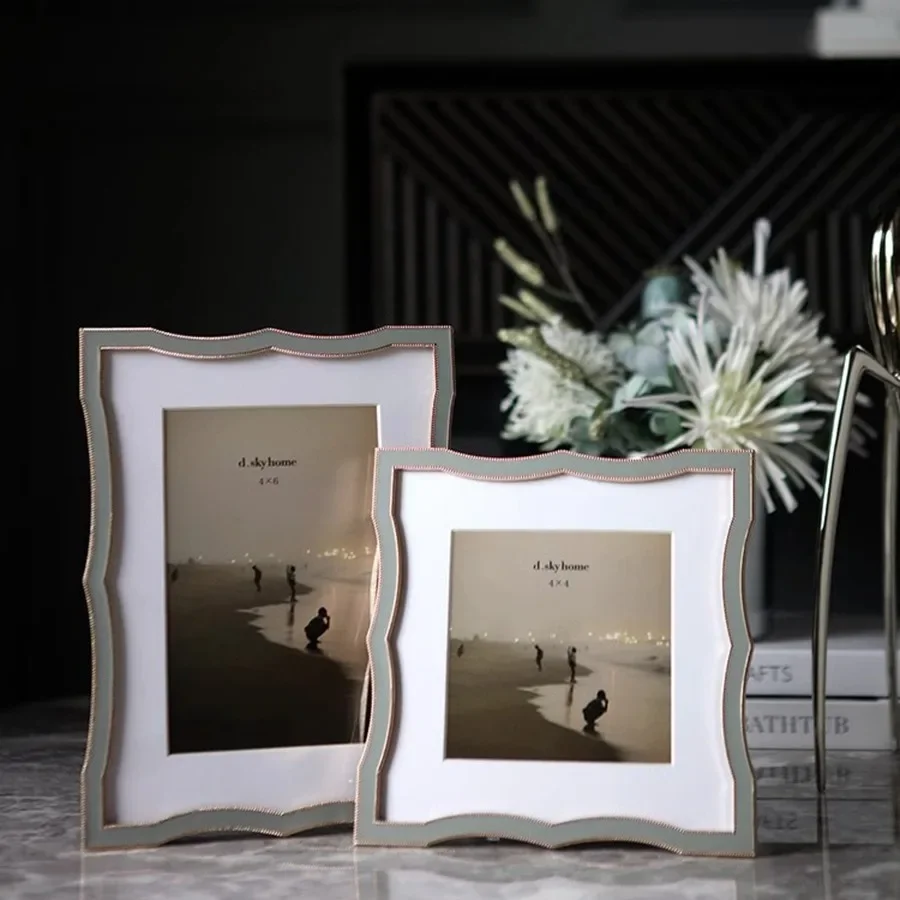 

Rectangle Photo Frame Decoration Metal Table Wedding Photo Frame Ornament Vintage Personalized Aesthetic Marco Fotos Room Decor