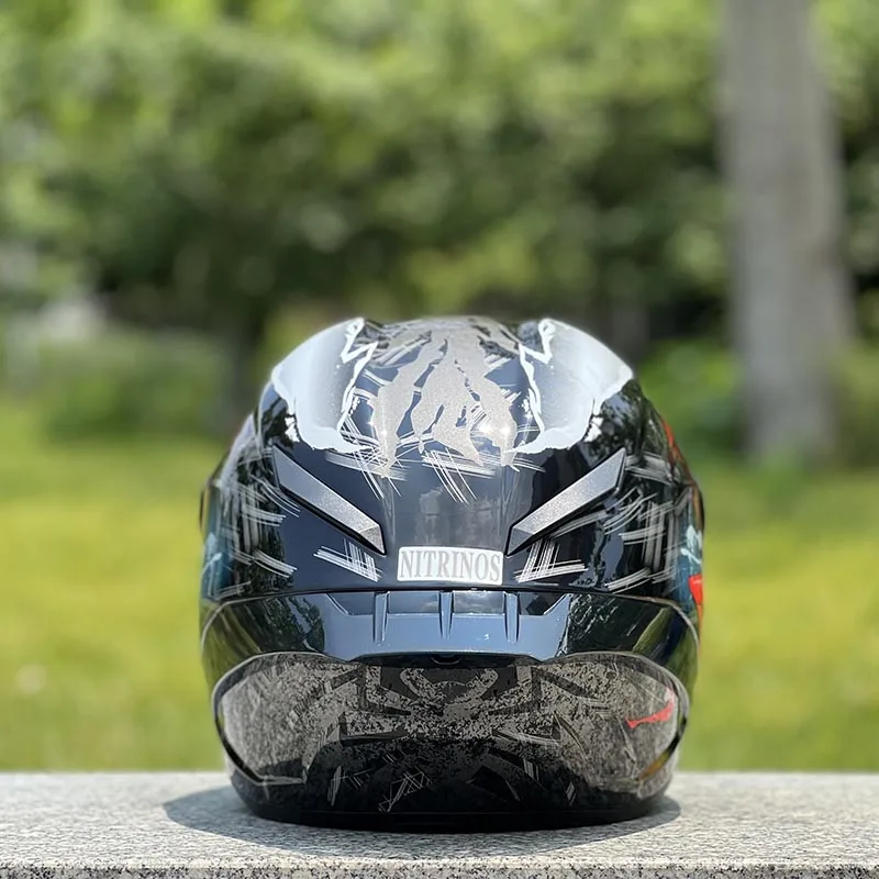 Venom: il pazzesco casco da moto che sta facendo impazzire il web! –