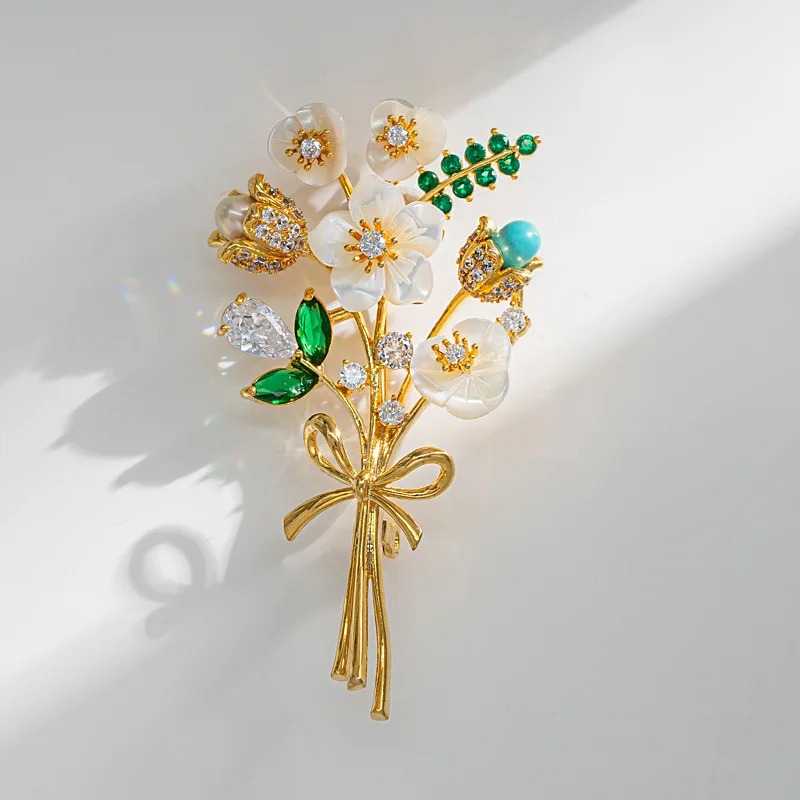 

Fashion Light Luxury Copper Inset Zircon Plant Flower Brooch High-grade Coat Corsage Pin Accessories for Women