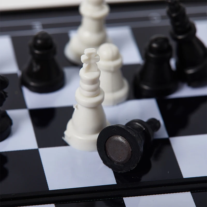 Mini ajedrez internacional plegable, tablero magnético de plástico, juego de mesa portátil para el hogar, juguete para niños al aire libre, ligero,