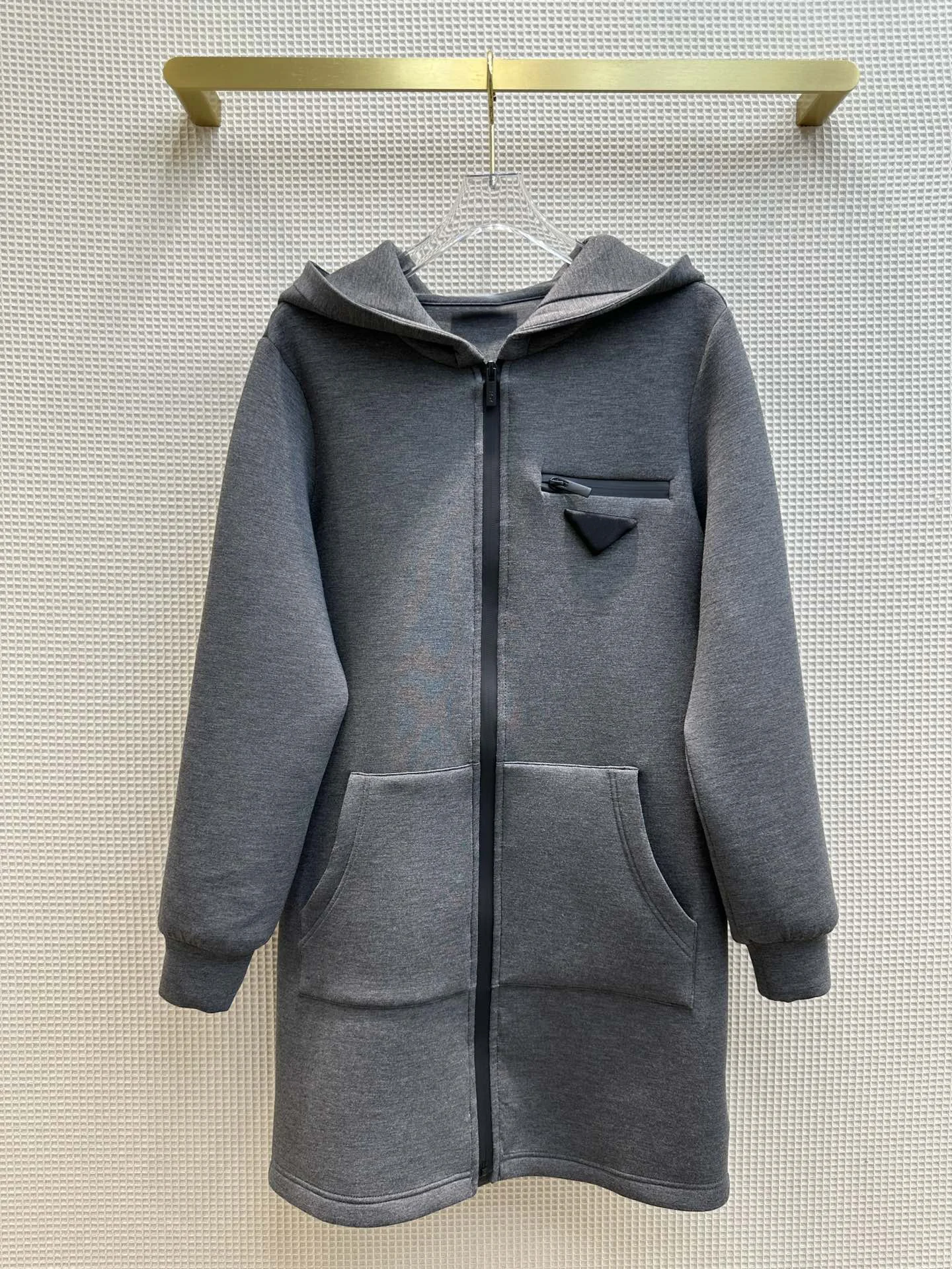 

202323 Autumn and winter new hooded triangular zipper coat with hooded mid-length fashionable age reduction10.24