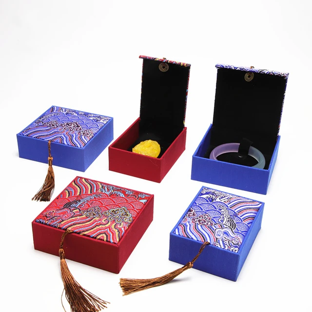 Amazon.com: HooAMI Black Velvet Bracelet Bangle Cuff Box Travel Storage  Display Case Jewelry Gift Boxes 2pcs : Clothing, Shoes & Jewelry