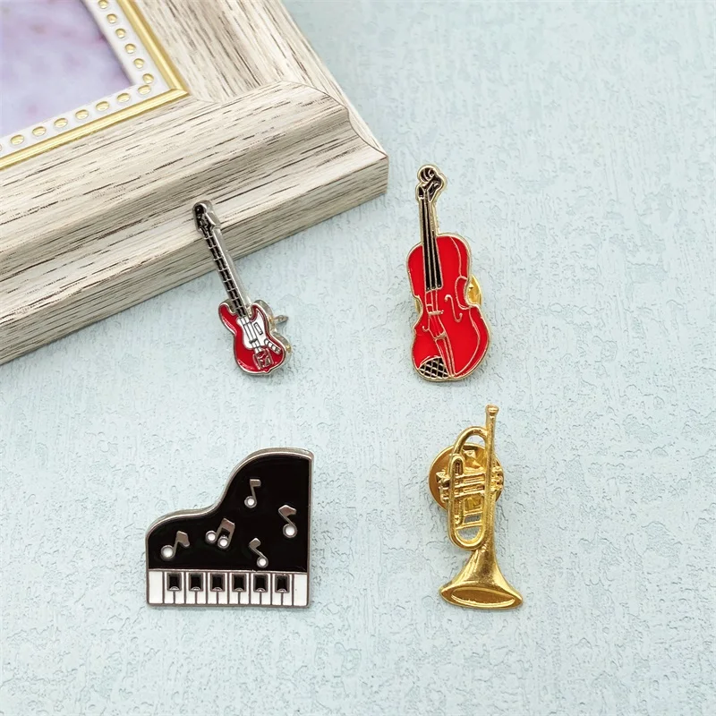 Broche Vintage Signée Créateur - Pièce Unique Fantaisie, Multicolore, Occasion Bon état