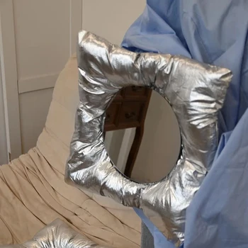 Coreano Ins moderno argento cuscino specchio creativo quadrato montato a parete specchi specchio per il trucco bagno casa camera da letto decorazione della parete 1
