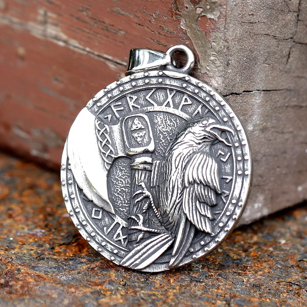 2023 New Vintage Nordic Viking Raven Head And Axe Rune Ciondolo Per Uomo Collana In Acciaio Inossidabile Gioielli Per Regalo Spedizione Gratuita