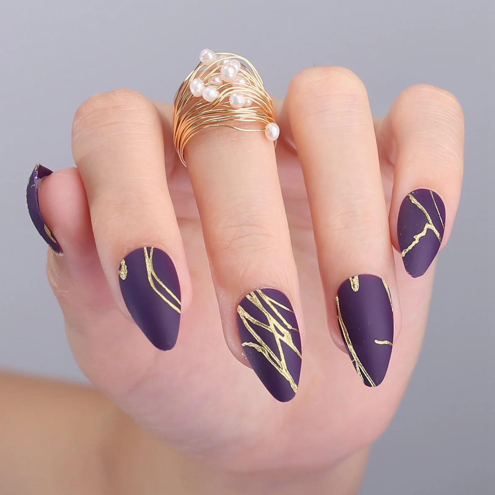 violet nails short