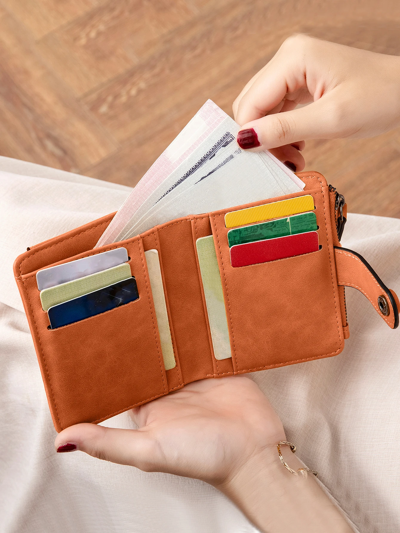 Thin and minimalist women's short wallet detachable card slot ID card window suitable for men women to use