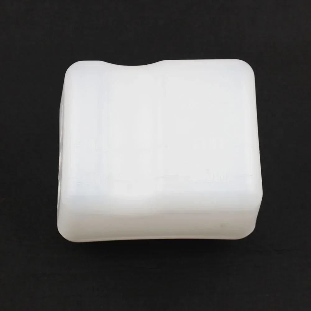 Car Coolant Reservoir Tank Coolant Overflow Reservoir Water Tank 1PCS MB605260 Fit For Mitsubishi Montero Pick-Up