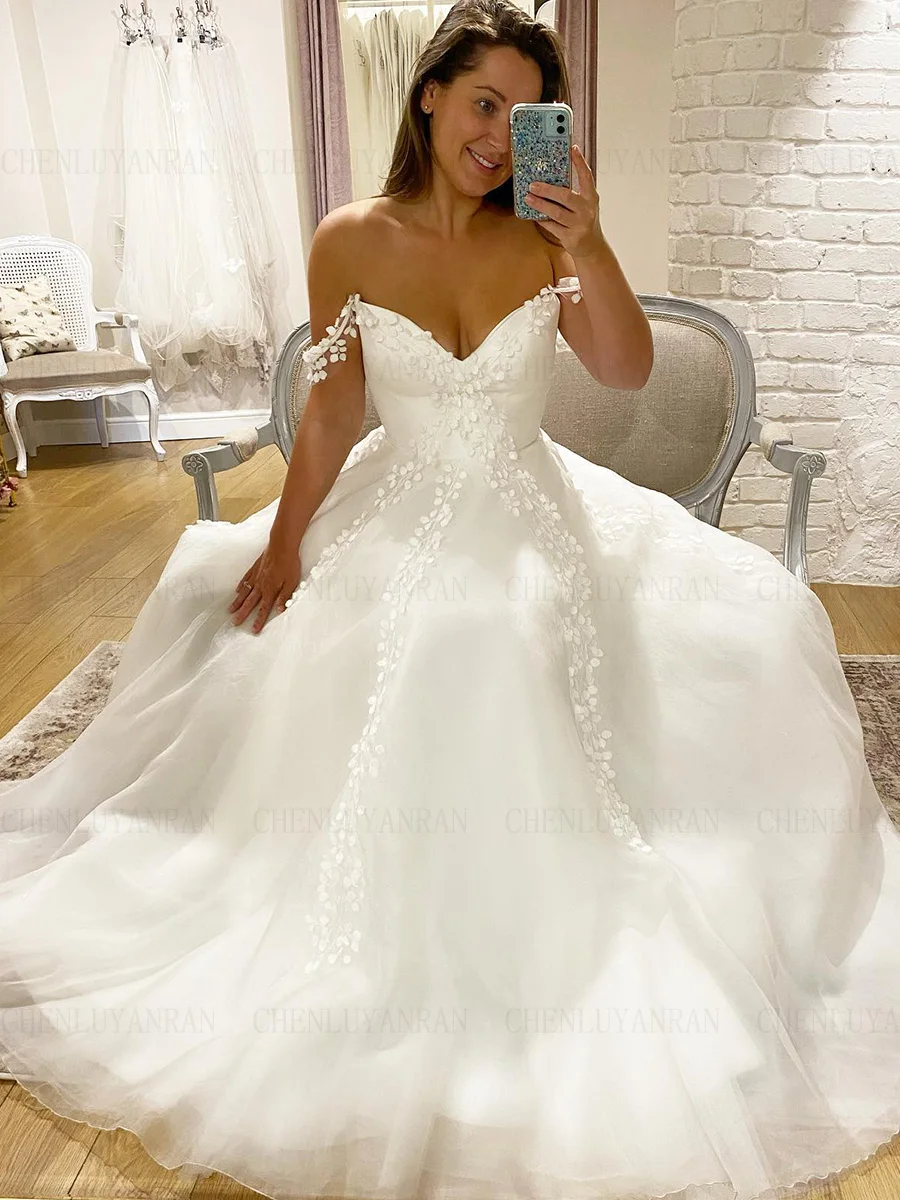 

Ivory Tulle Wedding Dresses V-neck Long Elegant Bride Gowns Sweep Train A-line Applique Dress For Women 2023 Robe De Mariée