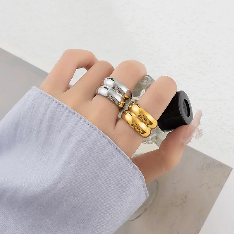 

European Double Circle Titanium Steel Ring 18K Gold Plated Waterproof Non Allergic Finger Jewelry Suitable for Women Girls Gift