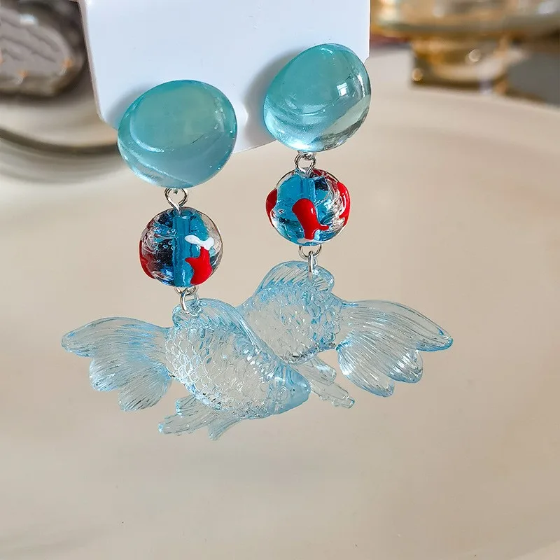 독특한 금붕어 디자인 레진 귀걸이 귀여운 금붕어 귀걸이 스테이트먼트 주얼리 독창적인 유리 공 잉어 귀걸이 도매