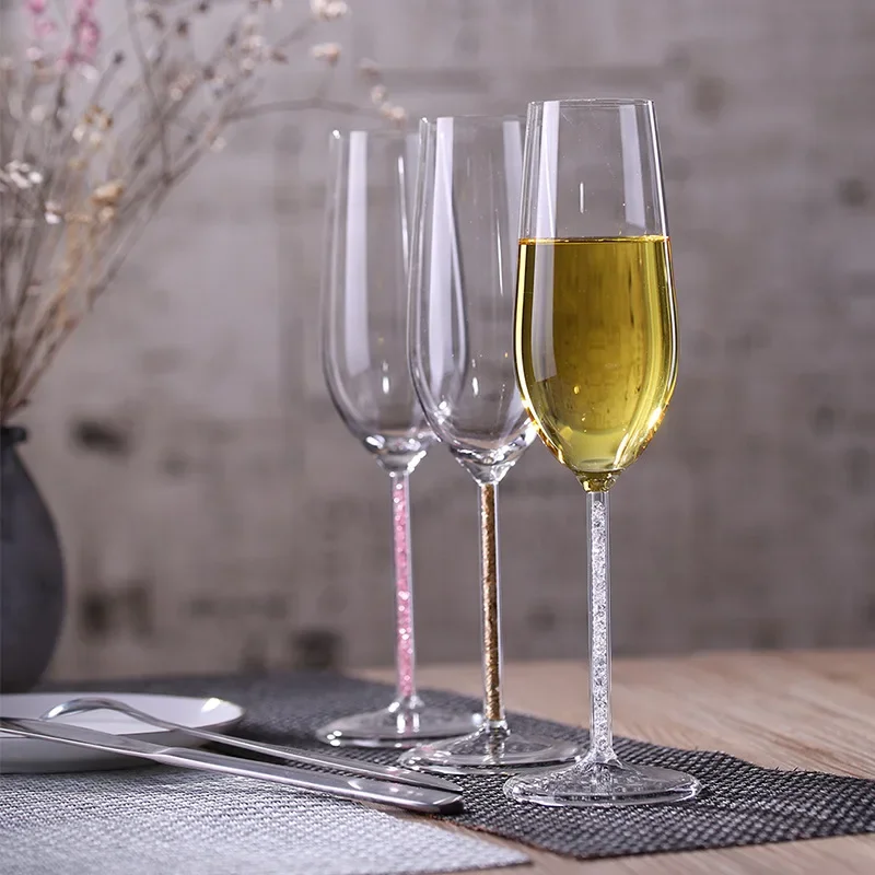 

2Pcs Wedding Glasses Set European Style Diamond Wine Glasses Borosilicate Glass Champagne Goblet Valentine's Day Gifts 260ml