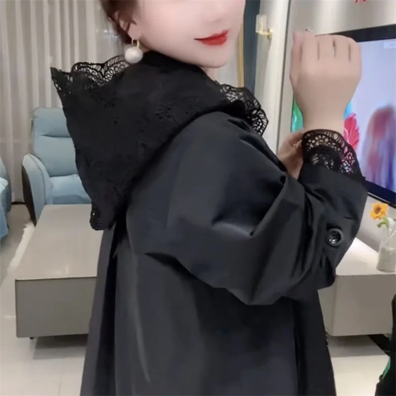 Cappotto giacca a vento europeo da donna Primavera Autunno 2025Nuova giacca temperamento Cuciture con cappuccio in pizzo Capispalla Moda donna Overwear 2