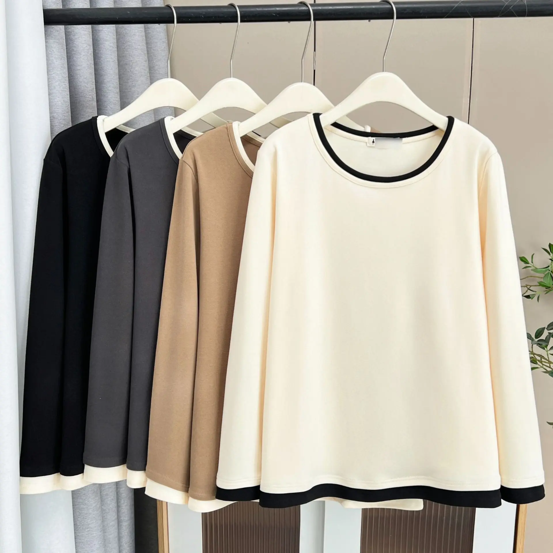 XXXXL Fashion Plus Size Women's T-Shirt 2025 Autumn Winter Casual Color Blocking Fleece Warm Long Sleeved Tops 2532