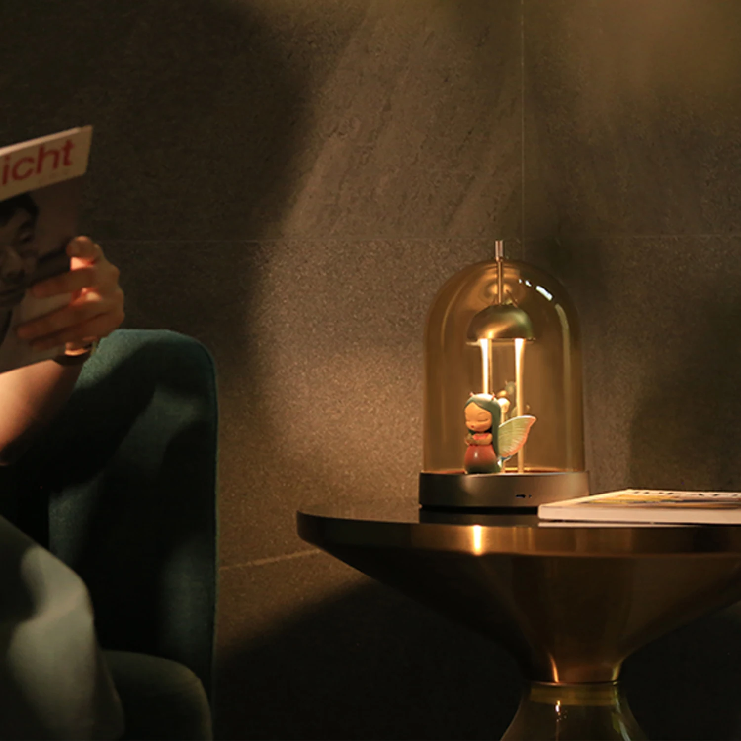 

Rechargeable Cordless Touch Sensor 4 Brightness Dimmable Removable Acrylic Shade DIY Decorative LED Table Lamp