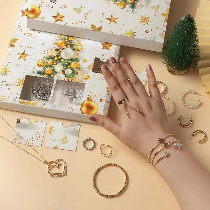 1 Set 24 Days Christmas Advent Calendar - DIY Creative Jewelry Charm Making Kit Surprise Countdown for Girls Bracelet Xmas Gifts