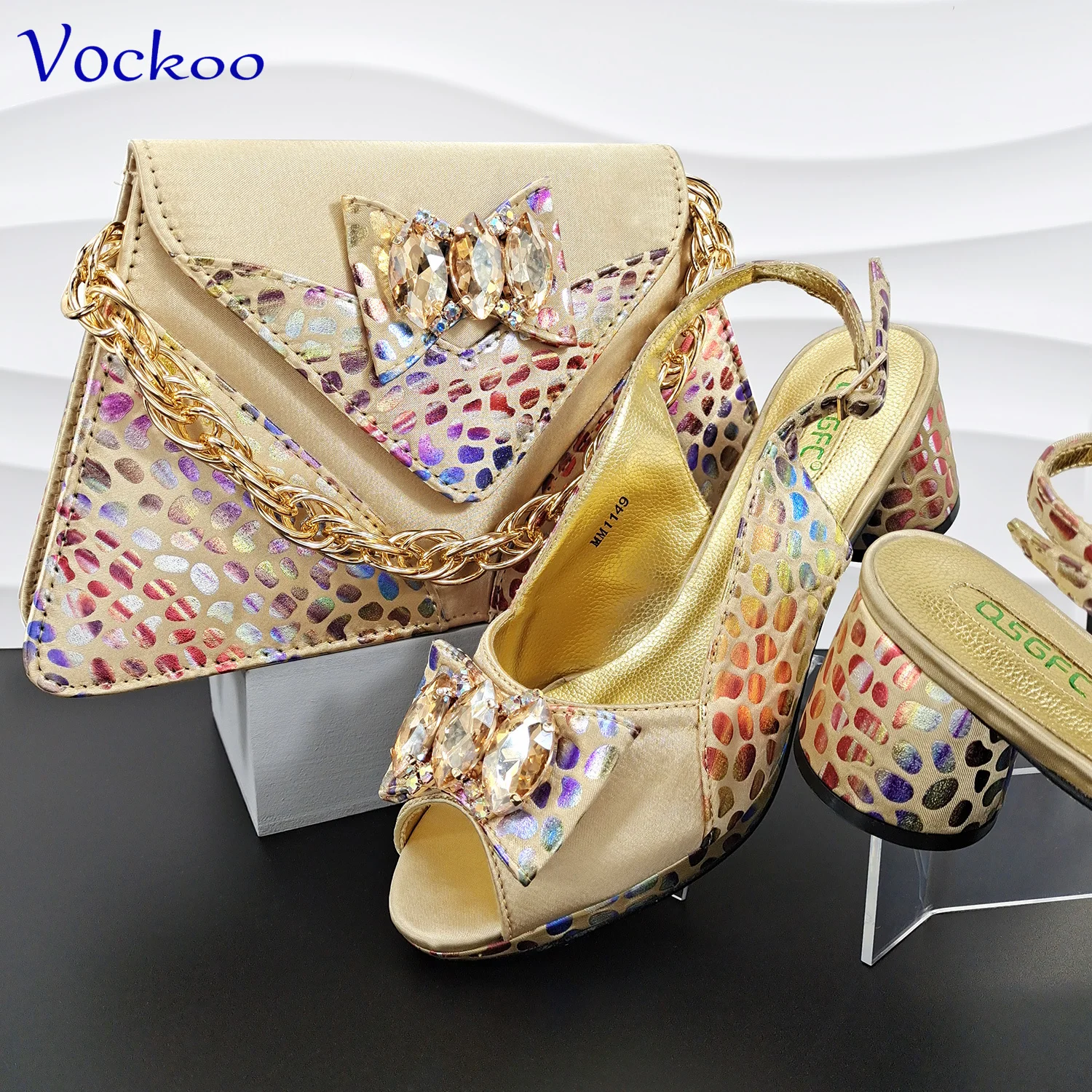 

Wedding Newest Italian INS Hot Sale Mature Style Italian Women Shoes Matching Bag Set with Shinning Crystal in Gold Color