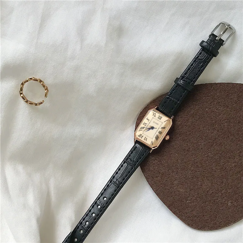 Ladies watch, temperament retro Roman blue needle scale design simple fashion quartz watch